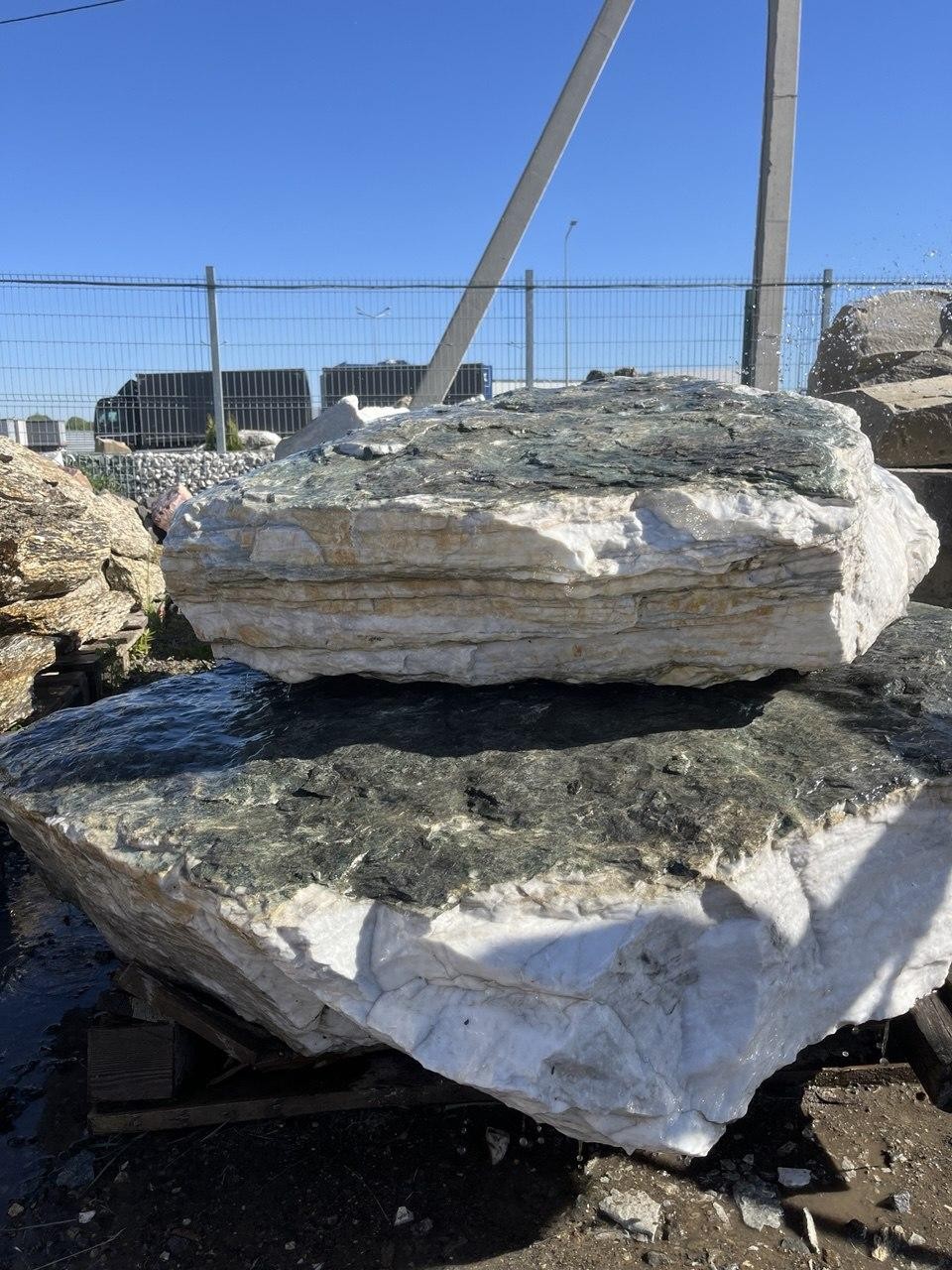 Валун "Білі Карпати" розмір XXL